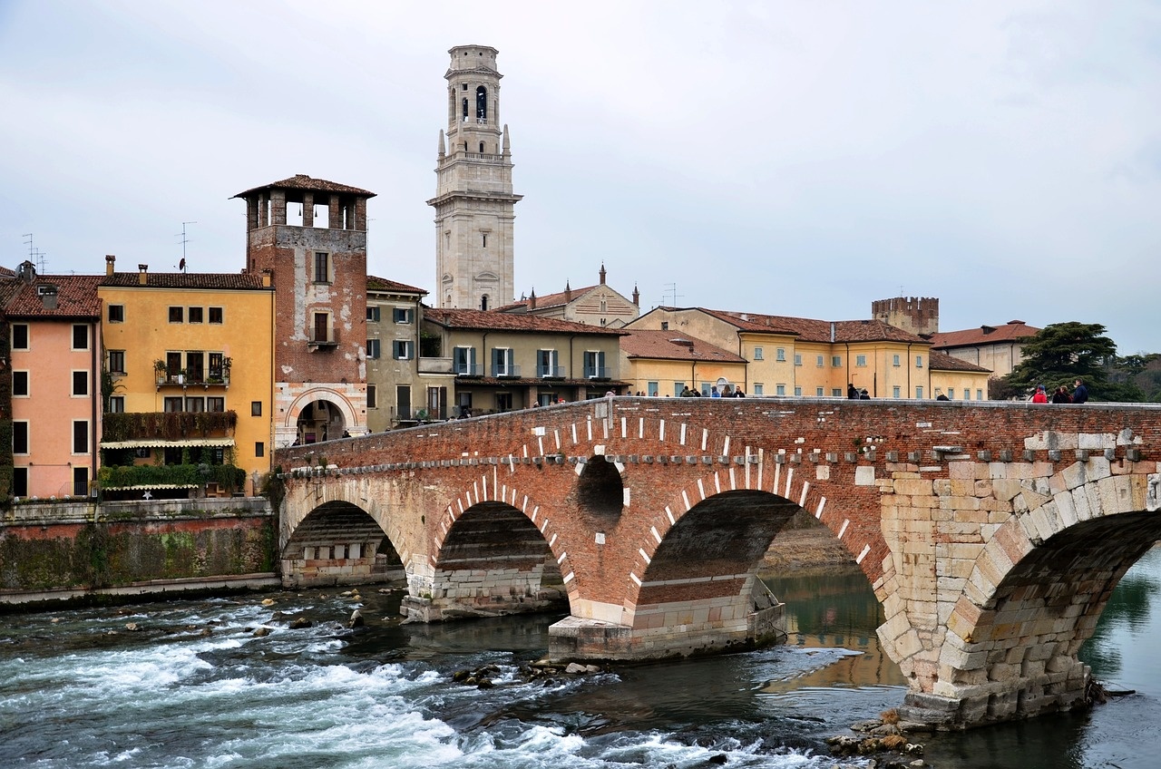 Cosa Fare a Verona: Guida Completa alle Attività Imperdibili nella Città di Romeo e Giulietta